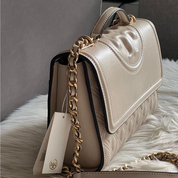 💰SOLD - 76997 - Tory Burch Fleming Convertible Shoulder Bag - Picture 4 of 16